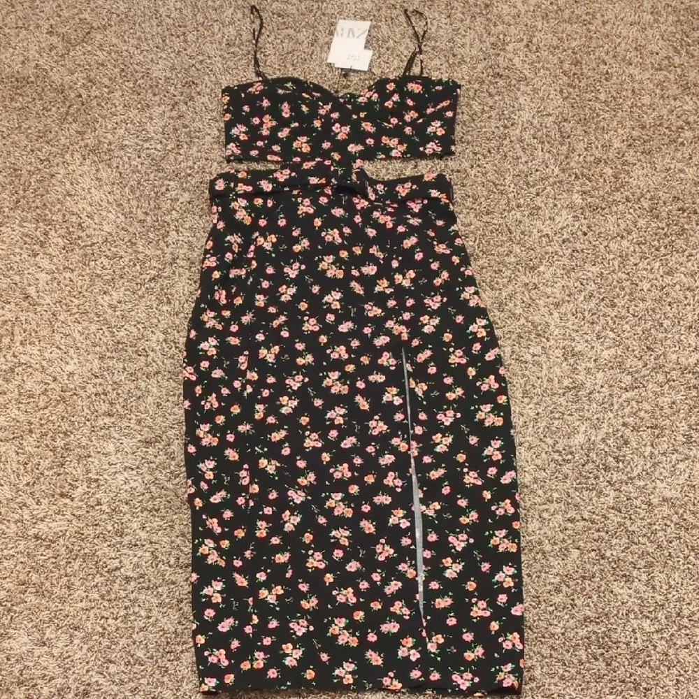 Zara black linen floral two piece sleeveless crop top midi skirt set with slit